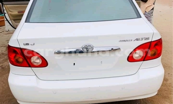 Ra Àlòkù Toyota Corolla funfun Ọkọ̀ in Accra ni Greater Accra Ra Àlòkù Toyota Corolla funfun Ọkọ̀ in Accra ni Greater Accra