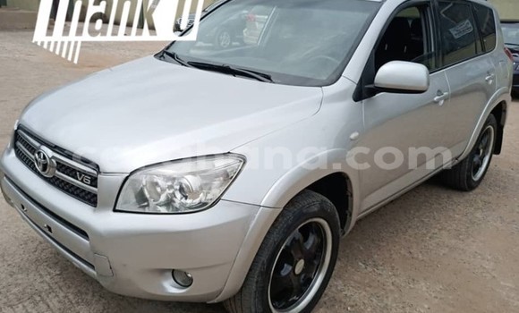 Ra Àlòkù Toyota RAV4 Silver Ọkọ̀ in Accra ni Greater Accra Ra Àlòkù Toyota RAV4 Silver Ọkọ̀ in Accra ni Greater Accra