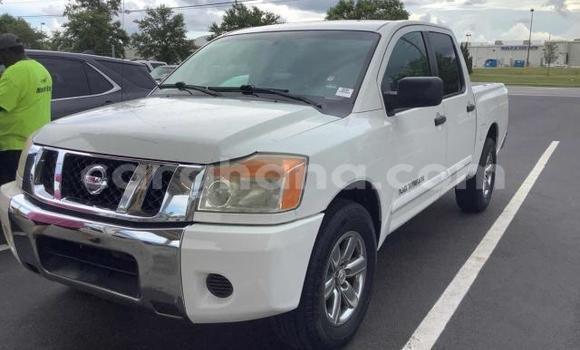 Ra Àlòkù Nissan Titan funfun Ọkọ̀ in Accra ni Greater Accra