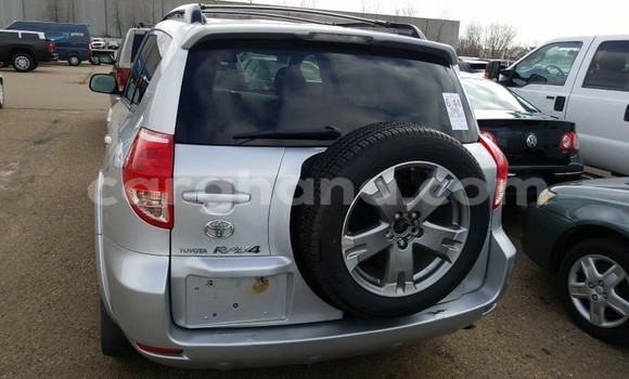 Ra Àlòkù Toyota RAV4 Silver Ọkọ̀ in Accra ni Greater Accra Ra Àlòkù Toyota RAV4 Silver Ọkọ̀ in Accra ni Greater Accra