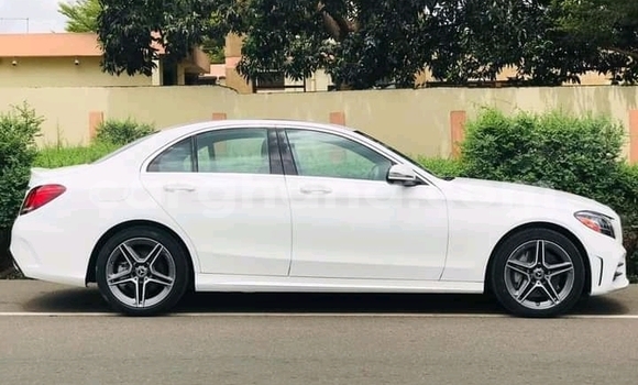 Ra Àlòkù Mercedes-Benz C-Classe funfun Ọkọ̀ in Accra ni Greater Accra Ra Àlòkù Mercedes-Benz C-Classe funfun Ọkọ̀ in Accra ni Greater Accra