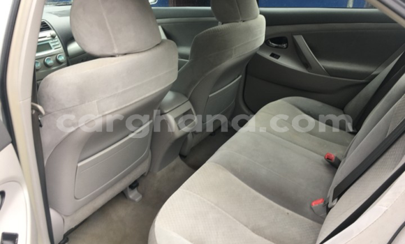 Sayi Na hannu Toyota Camry Azurfa Mota in Tema a Greater Accra Sayi Na hannu Toyota Camry Azurfa Mota in Tema a Greater Accra