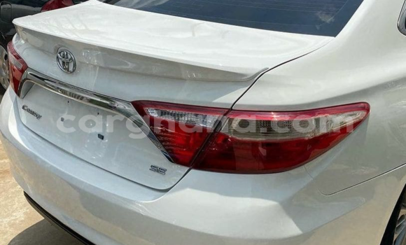 Sayi Na hannu Toyota Camry White Mota in Tema a Greater Accra Sayi Na hannu Toyota Camry White Mota in Tema a Greater Accra