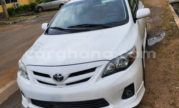 Ra Àlòkù Toyota Corolla funfun Ọkọ̀ in Tema ni Greater Accra Ra Àlòkù Toyota Corolla funfun Ọkọ̀ in Tema ni Greater Accra