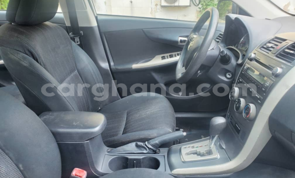 Ra Àlòkù Toyota Corolla funfun Ọkọ̀ in Tema ni Greater Accra Ra Àlòkù Toyota Corolla funfun Ọkọ̀ in Tema ni Greater Accra