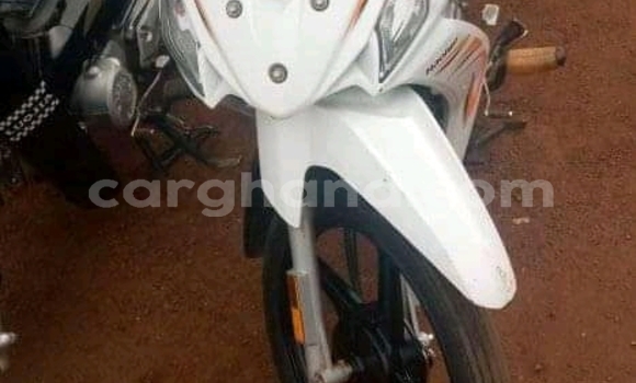 Sayi Na hannu Maruti 1000 White Mota in Accra a Greater Accra