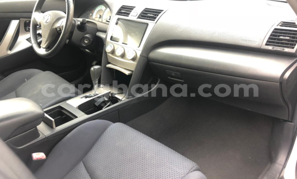 Sayi Na hannu Toyota Camry White Mota in Tema a Greater Accra Sayi Na hannu Toyota Camry White Mota in Tema a Greater Accra