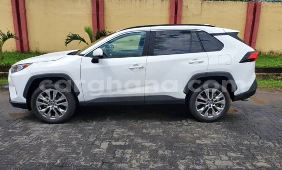 Sayi Na hannu Toyota RAV4 White Mota in Tema a Greater Accra Sayi Na hannu Toyota RAV4 White Mota in Tema a Greater Accra