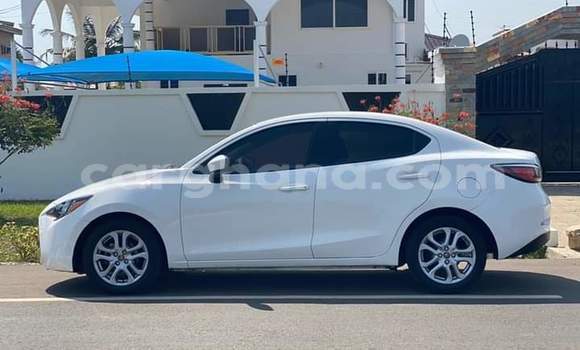 Ra Àlòkù Toyota Corolla funfun Ọkọ̀ in Sekondi–Takoradi Metropolitan ni Oorun Ra Àlòkù Toyota Corolla funfun Ọkọ̀ in Sekondi–Takoradi Metropolitan ni Oorun
