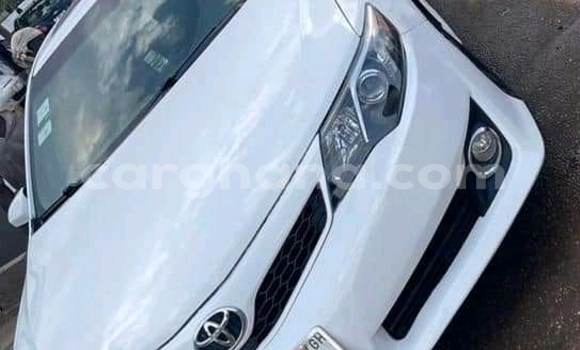 Buy Used Toyota Camry White Car in Accra in Greater Accra