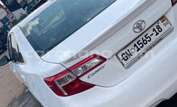 Buy Used Toyota Camry White Car in Accra in Greater Accra Buy Used Toyota Camry White Car in Accra in Greater Accra