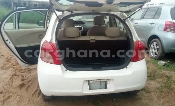 Ra Àlòkù Toyota Vitz Silver Ọkọ̀ in Sekondi–Takoradi Metropolitan ni Oorun Ra Àlòkù Toyota Vitz Silver Ọkọ̀ in Sekondi–Takoradi Metropolitan ni Oorun