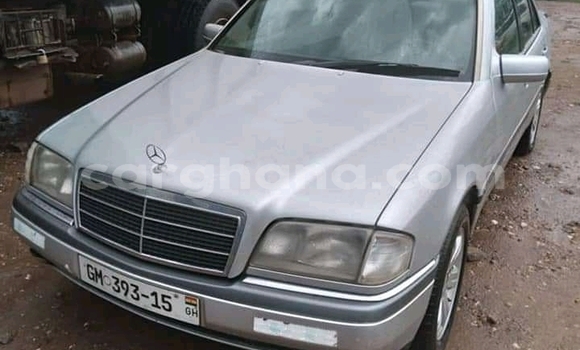 Ra Àlòkù Mahindra Verito Silver Ọkọ̀ in Accra ni Greater Accra