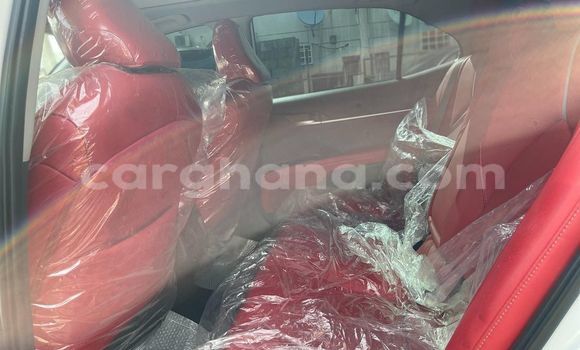 Ra Àlòkù Toyota Camry (Japan) funfun Ọkọ̀ in Sekondi–Takoradi Metropolitan ni Oorun Ra Àlòkù Toyota Camry (Japan) funfun Ọkọ̀ in Sekondi–Takoradi Metropolitan ni Oorun