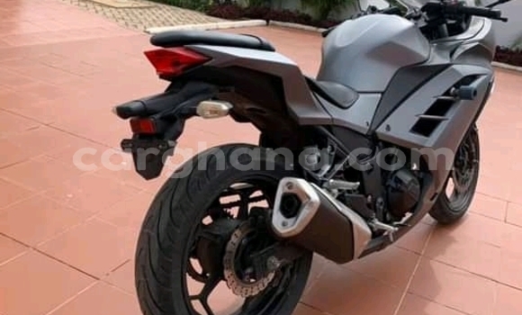Ra Àlòkù Kawasaki Ninja Black Mọto in Sekondi ni Oorun