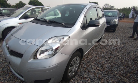 Ra Àlòkù Toyota Vitz Silver Ọkọ̀ in Tema ni Greater Accra