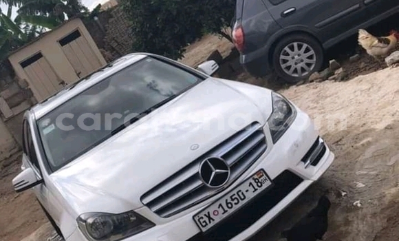 Sayi Na hannu Mercedes-Benz C250 coupe White Mota in Accra a Greater Accra Sayi Na hannu Mercedes-Benz C250 coupe White Mota in Accra a Greater Accra