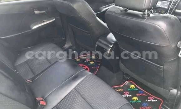 Sayi Na hannu Toyota Camry White Mota in Accra a Greater Accra Sayi Na hannu Toyota Camry White Mota in Accra a Greater Accra