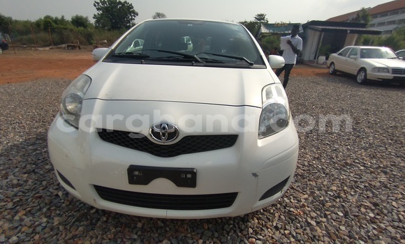 Buy Used Toyota Vitz White Car in Tema in Greater Accra