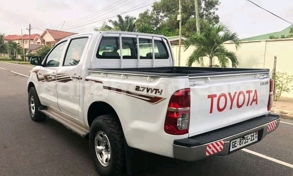 Sayi Na hannu Toyota Hilux White Mota in Accra a Greater Accra Sayi Na hannu Toyota Hilux White Mota in Accra a Greater Accra
