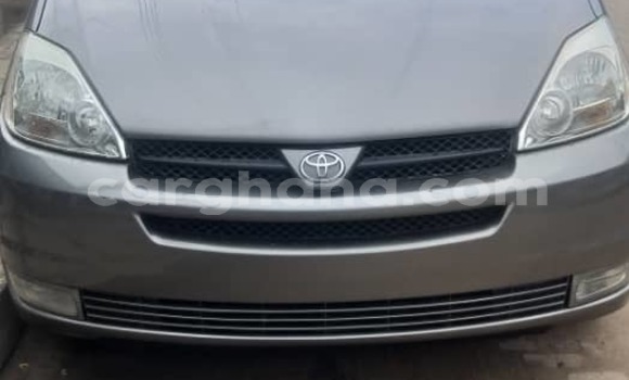 Buy Import Toyota Sienna Beige Car in Sekondi–Takoradi Metropolitan in Western Buy Import Toyota Sienna Beige Car in Sekondi–Takoradi Metropolitan in Western