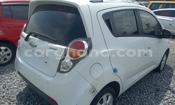 Sayi Na hannu Chevrolet Spark White Mota in Tema a Greater Accra Sayi Na hannu Chevrolet Spark White Mota in Tema a Greater Accra