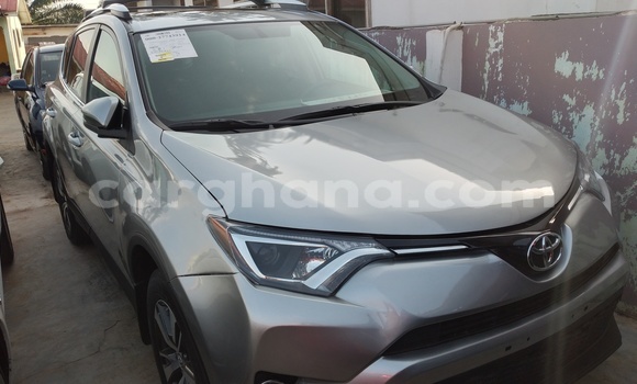 Sayi Na hannu Toyota RAV4 Azurfa Mota in Tema a Greater Accra