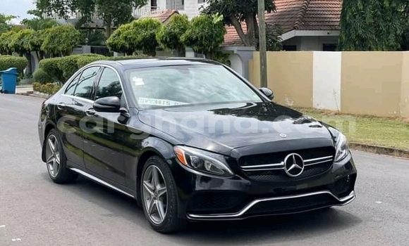 Ra Àlòkù Mercedes‒Benz 300CD Miiran Ọkọ̀ in Accra ni Greater Accra