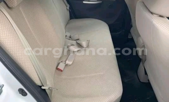 Sayi Na hannu Toyota Yaris White Mota in Sekondi–Takoradi Metropolitan a Yamma Sayi Na hannu Toyota Yaris White Mota in Sekondi–Takoradi Metropolitan a Yamma