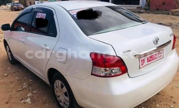 Sayi Na hannu Toyota Yaris White Mota in Sekondi–Takoradi Metropolitan a Yamma Sayi Na hannu Toyota Yaris White Mota in Sekondi–Takoradi Metropolitan a Yamma