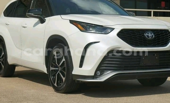 Sayi Na hannu Toyota Highlander White Mota in Accra a Greater Accra Sayi Na hannu Toyota Highlander White Mota in Accra a Greater Accra
