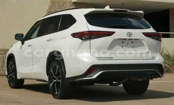 Sayi Na hannu Toyota Highlander White Mota in Accra a Greater Accra Sayi Na hannu Toyota Highlander White Mota in Accra a Greater Accra
