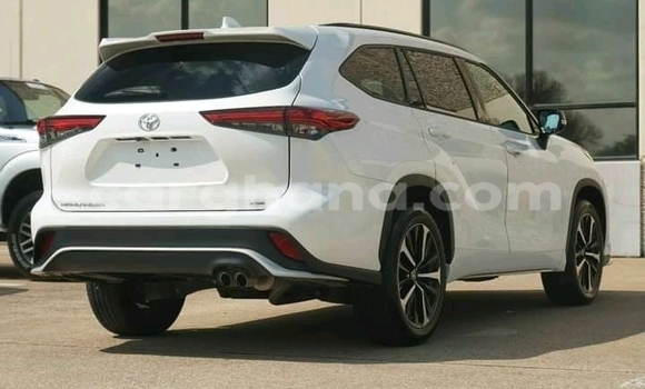 Sayi Na hannu Toyota Highlander White Mota in Accra a Greater Accra Sayi Na hannu Toyota Highlander White Mota in Accra a Greater Accra