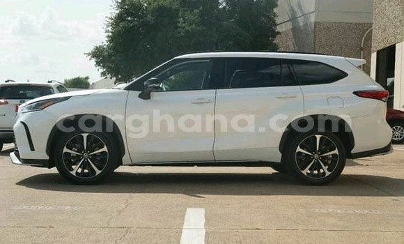 Sayi Na hannu Toyota Highlander White Mota in Accra a Greater Accra Sayi Na hannu Toyota Highlander White Mota in Accra a Greater Accra