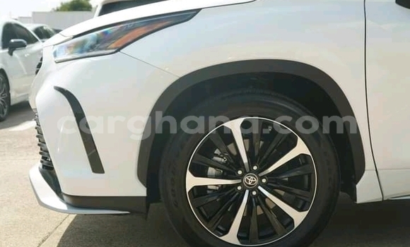 Sayi Na hannu Toyota Highlander White Mota in Accra a Greater Accra Sayi Na hannu Toyota Highlander White Mota in Accra a Greater Accra