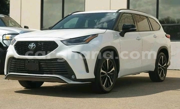 Sayi Na hannu Toyota Highlander White Mota in Accra a Greater Accra Sayi Na hannu Toyota Highlander White Mota in Accra a Greater Accra