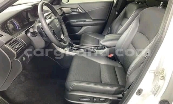 Buy Used Honda Accord White Car in Accra in Greater Accra Buy Used Honda Accord White Car in Accra in Greater Accra