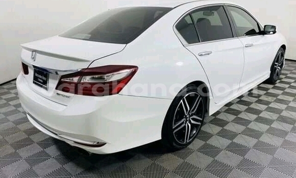 Buy Used Honda Accord White Car in Accra in Greater Accra Buy Used Honda Accord White Car in Accra in Greater Accra