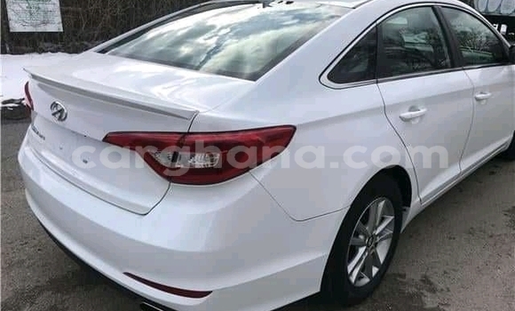 Buy Used Hyundai Sonata White Car in Accra in Greater Accra Buy Used Hyundai Sonata White Car in Accra in Greater Accra
