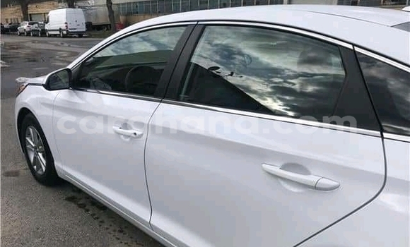 Buy Used Hyundai Sonata White Car in Accra in Greater Accra Buy Used Hyundai Sonata White Car in Accra in Greater Accra