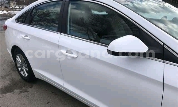 Buy Used Hyundai Sonata White Car in Accra in Greater Accra Buy Used Hyundai Sonata White Car in Accra in Greater Accra