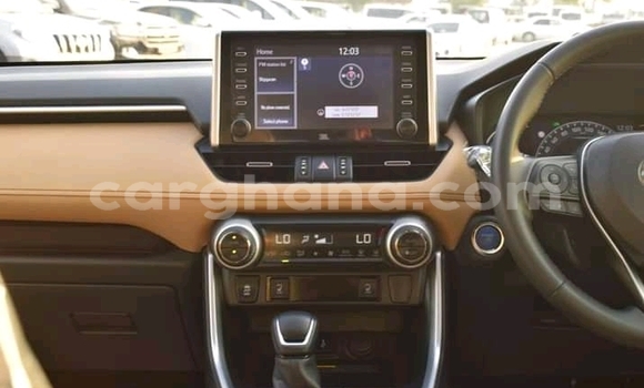 Buy Used Toyota RAV4 White Car in Accra in Greater Accra Buy Used Toyota RAV4 White Car in Accra in Greater Accra