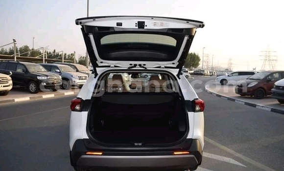 Buy Used Toyota RAV4 White Car in Accra in Greater Accra Buy Used Toyota RAV4 White Car in Accra in Greater Accra