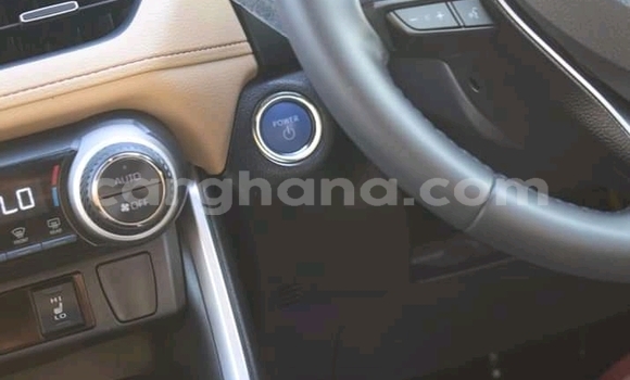 Buy Used Toyota RAV4 White Car in Accra in Greater Accra Buy Used Toyota RAV4 White Car in Accra in Greater Accra