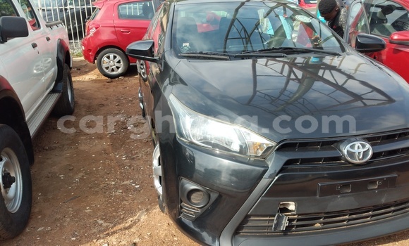 Ra Àlòkù Toyota Yaris Black Ọkọ̀ in Tema ni Greater Accra