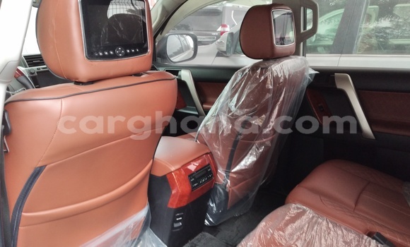 Ra Àlòkù Toyota Land Cruiser Prado funfun Ọkọ̀ in Tema ni Greater Accra Ra Àlòkù Toyota Land Cruiser Prado funfun Ọkọ̀ in Tema ni Greater Accra