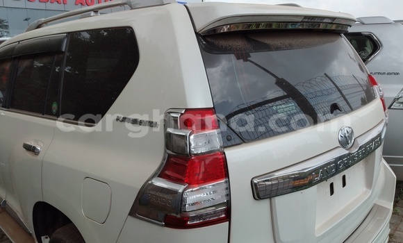 Ra Àlòkù Toyota Land Cruiser Prado funfun Ọkọ̀ in Tema ni Greater Accra Ra Àlòkù Toyota Land Cruiser Prado funfun Ọkọ̀ in Tema ni Greater Accra