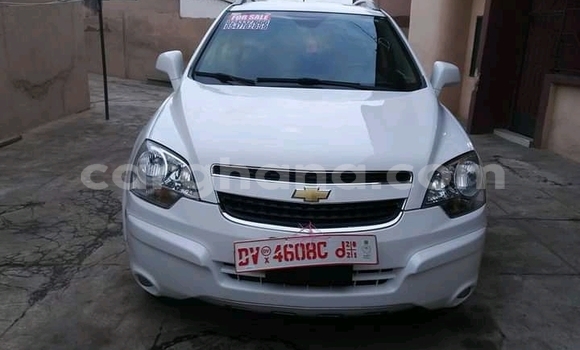 Ra Àlòkù Chevlolet Spin funfun Ọkọ̀ in Accra ni Greater Accra