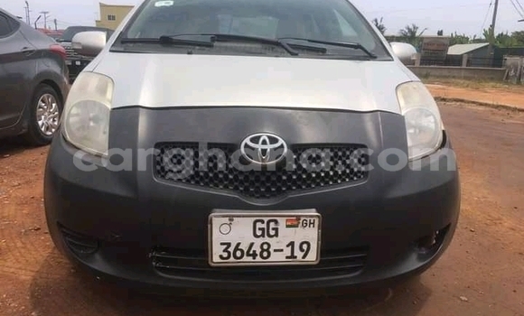 Sayi Na hannu Toyota Vitz Sauran Mota in Accra a Greater Accra