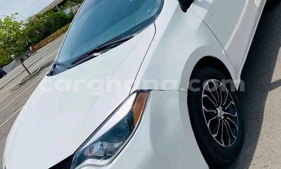 Sayi Na hannu Toyota Corolla White Mota in Accra a Greater Accra Sayi Na hannu Toyota Corolla White Mota in Accra a Greater Accra